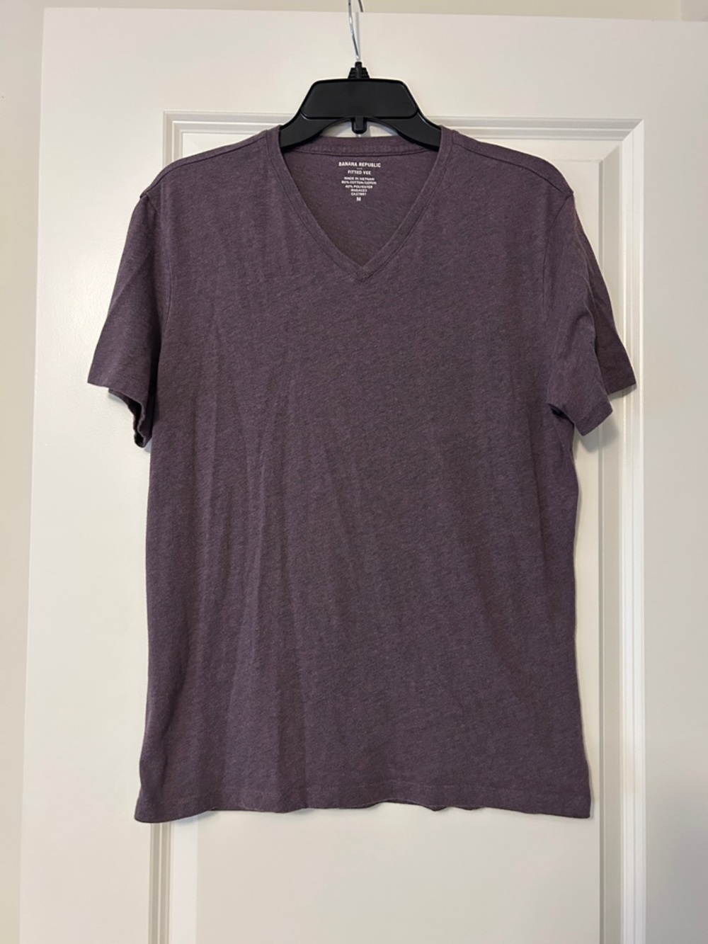 Banana Republic Men's V-Neck Tee - Heather Plum